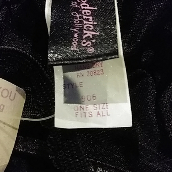 Vintage Fredrick,s of Hollywood g- strin… - Picture 6 of 6